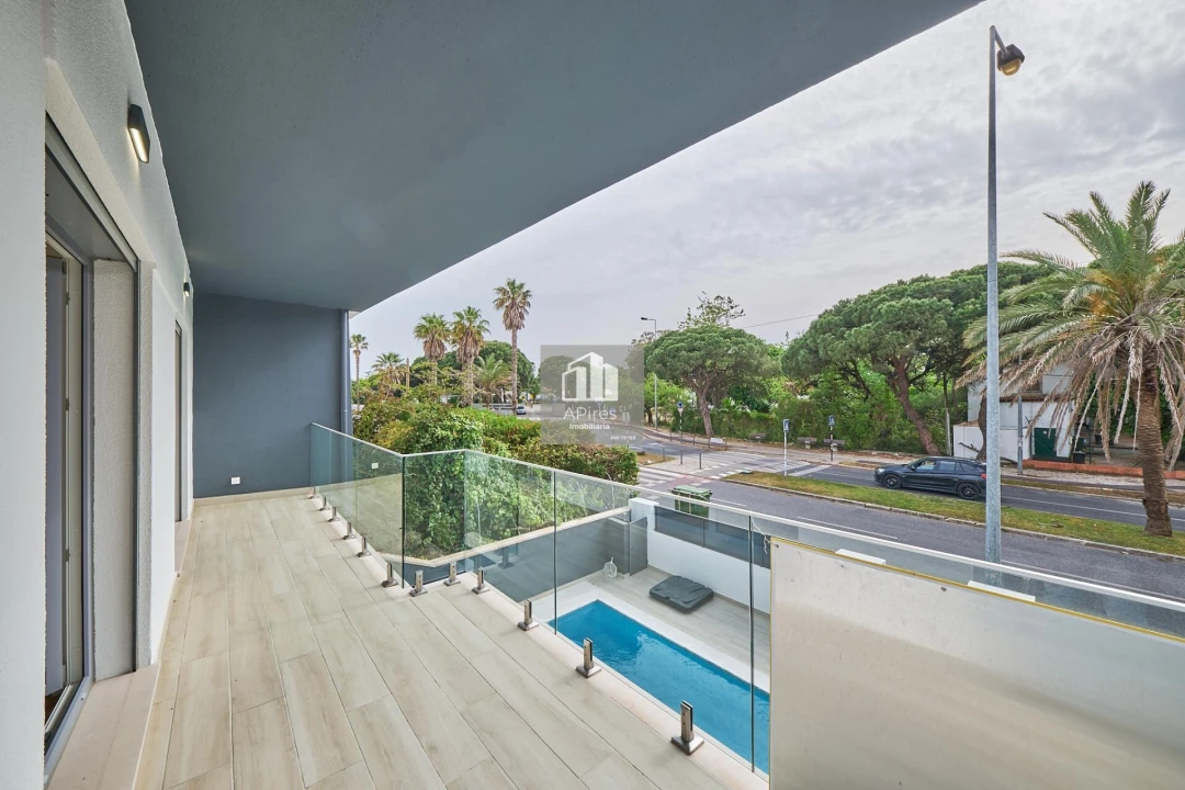 Moradia T5 para Venda em Costa da Caparica Foto 35