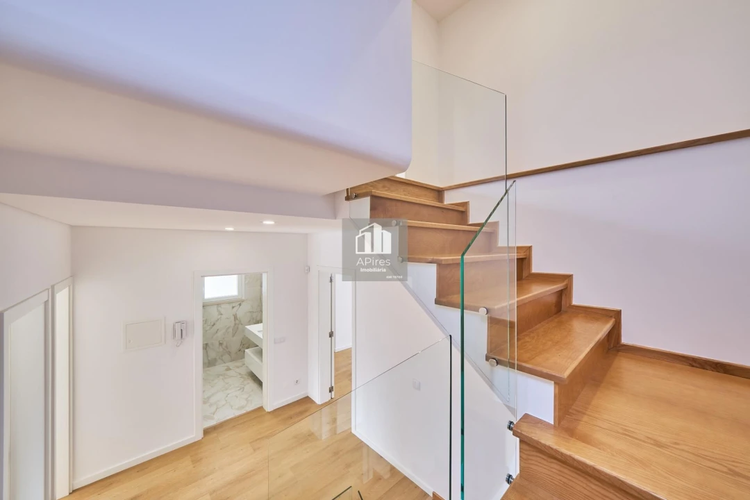 Moradia T5 para Venda em Costa da Caparica Foto 40