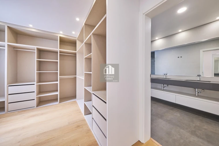 Moradia T5 para Venda em Costa da Caparica Foto 29