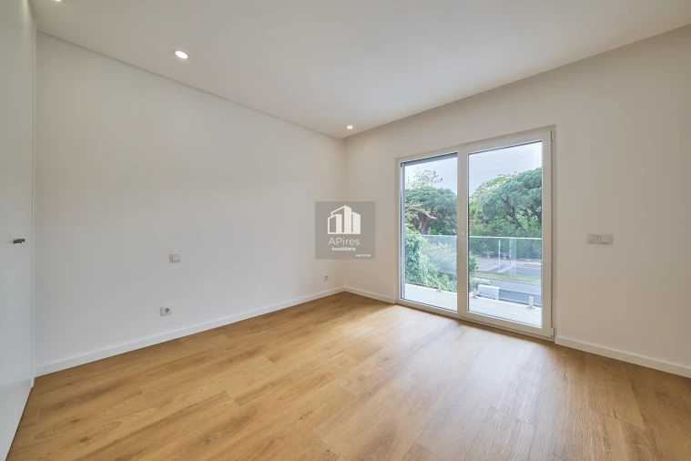 Moradia T5 para Venda em Costa da Caparica Foto 38