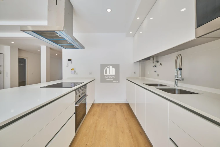 Moradia T5 para Venda em Costa da Caparica Foto 21