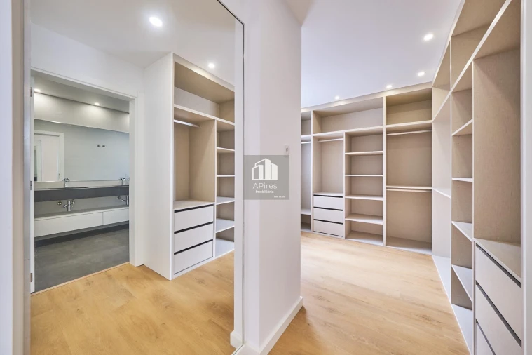 Moradia T5 para Venda em Costa da Caparica Foto 28