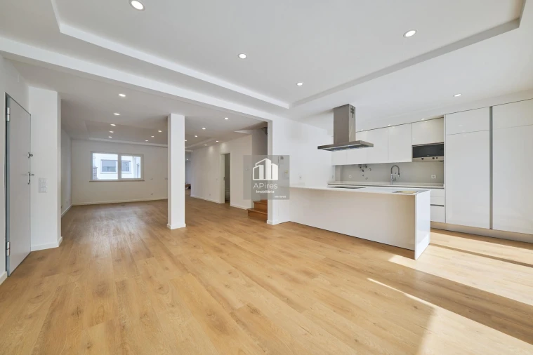 Moradia T5 para Venda em Costa da Caparica Foto 19