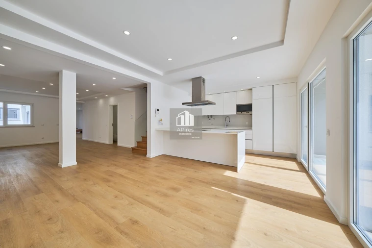 Moradia T5 para Venda em Costa da Caparica Foto 20