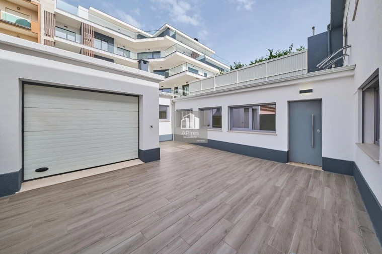 Moradia T5 para Venda em Costa da Caparica Foto 3