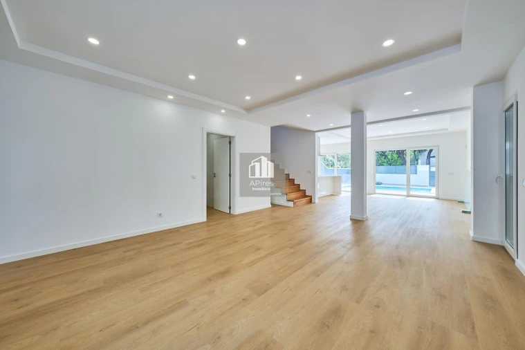 Moradia T5 para Venda em Costa da Caparica Foto 15