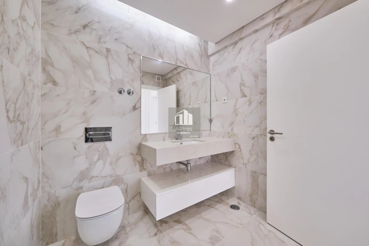 Moradia T5 para Venda em Costa da Caparica Foto 12