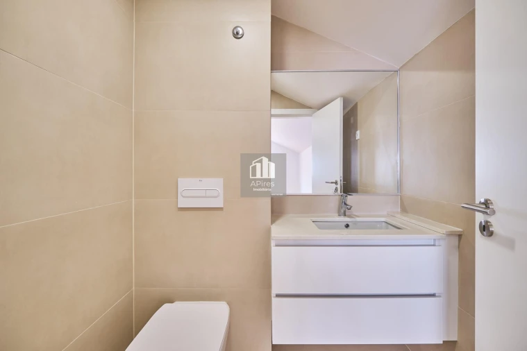 Moradia T5 para Venda em Costa da Caparica Foto 44