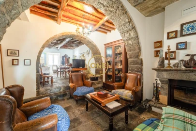 Moradia T3 para Venda em Rosto do Cão (Livramento)