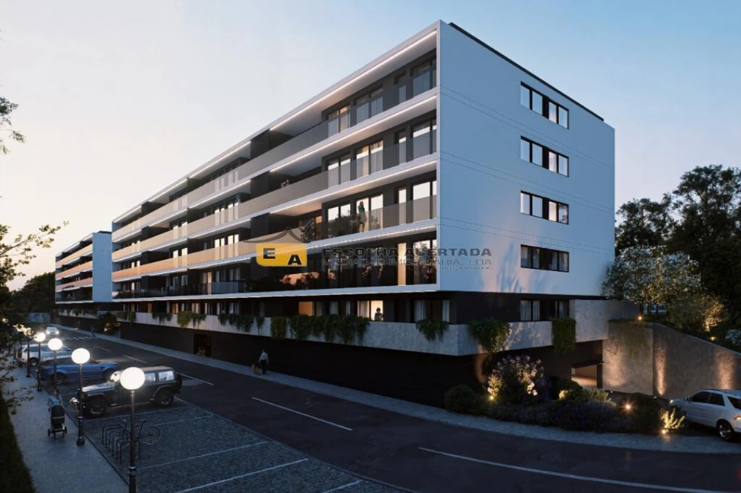 Apartamento T4 para Venda em Fânzeres e São Pedro da Cova Foto 12