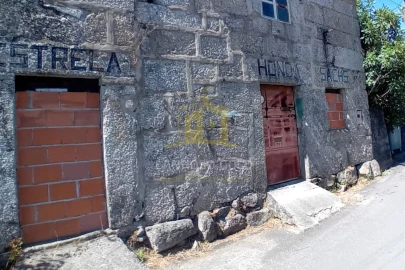 Terreno para Venda em Fonte Arcada e Oliveira
