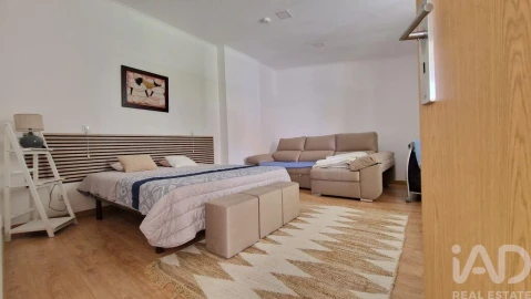 Moradia T4 para Venda em Pedreiras