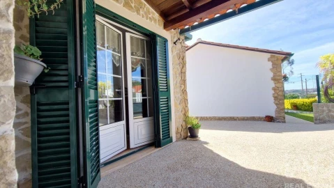 Moradia T4 para Venda em Pedreiras