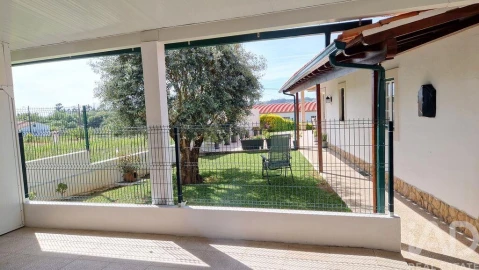 Moradia T4 para Venda em Pedreiras