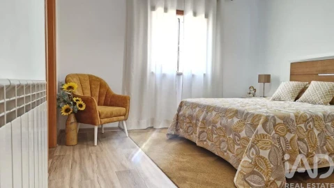 Moradia T4 para Venda em Pedreiras