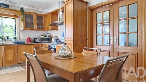 Moradia T4 para Venda em Pedreiras