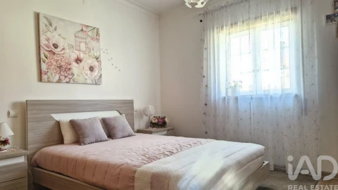 Moradia T4 para Venda em Pedreiras