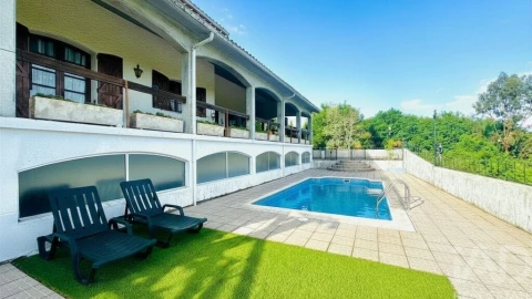 Moradia T6 para Venda em Carvalhais e Candal