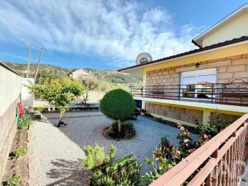 Moradia T4 para Venda em Vilar de Nantes