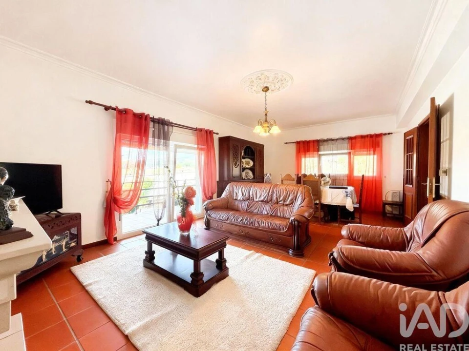 Moradia T4 para Venda em Vilar de Nantes Foto 11