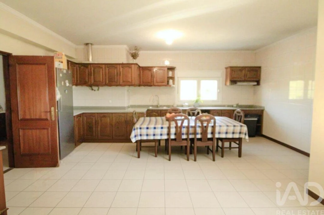 Moradia T4 para Venda em Vilar de Nantes Foto 12