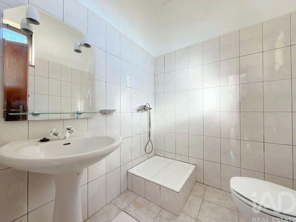 Moradia T4 para Venda em Vilar de Nantes Foto 22