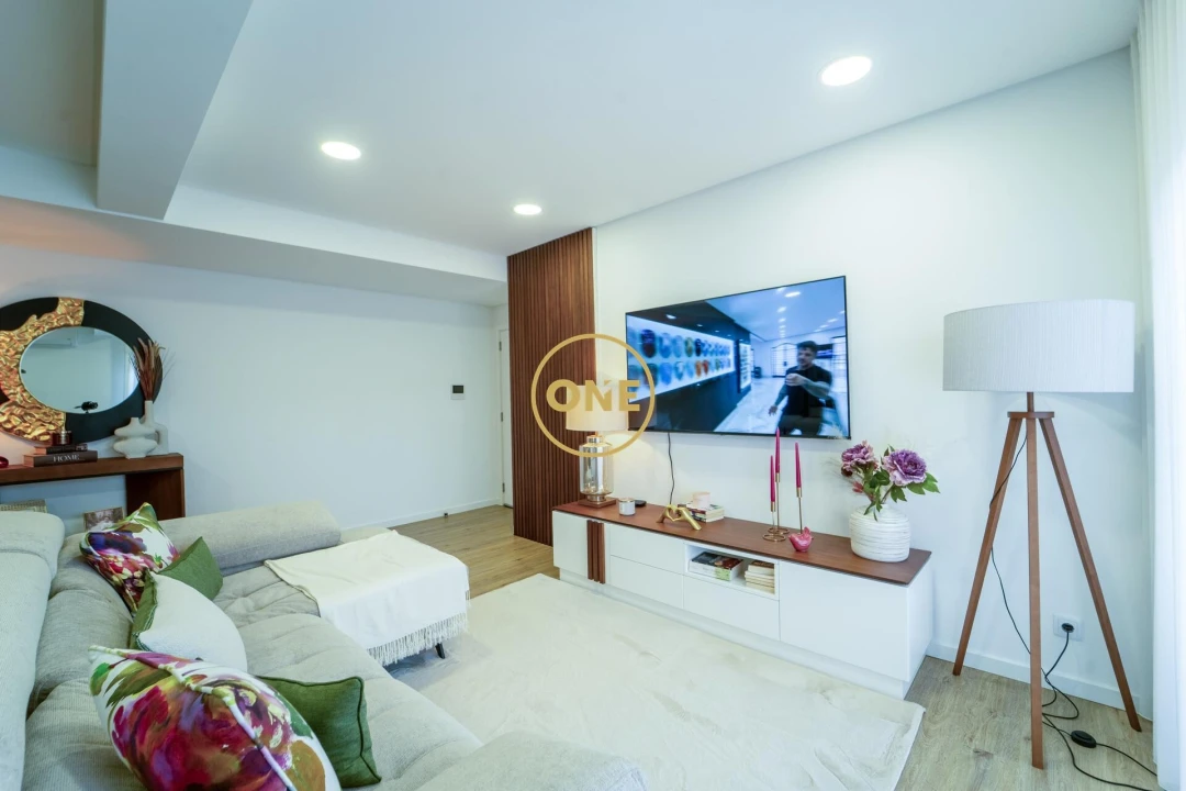 Apartamento T3 para Venda em Rabo de Peixe Foto 1