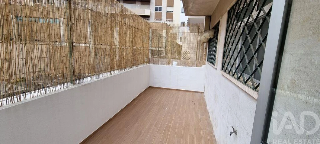 Apartamento T1 para Arrendamento em Avenidas Novas Foto 5