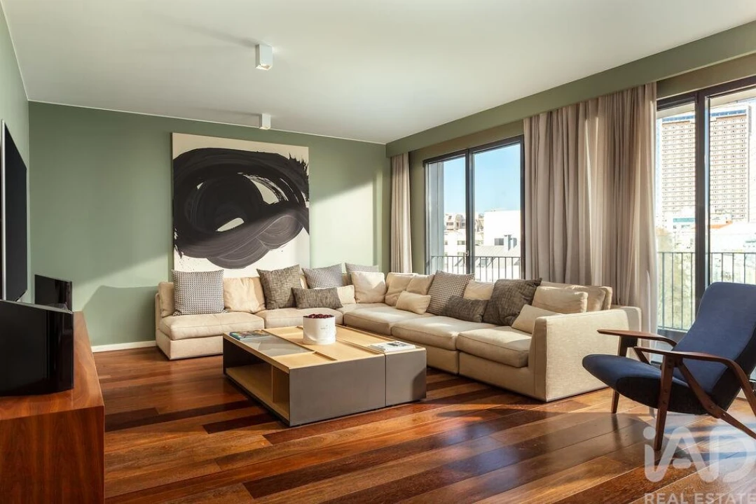 Apartamento T6 para Venda em Avenidas Novas Foto 1