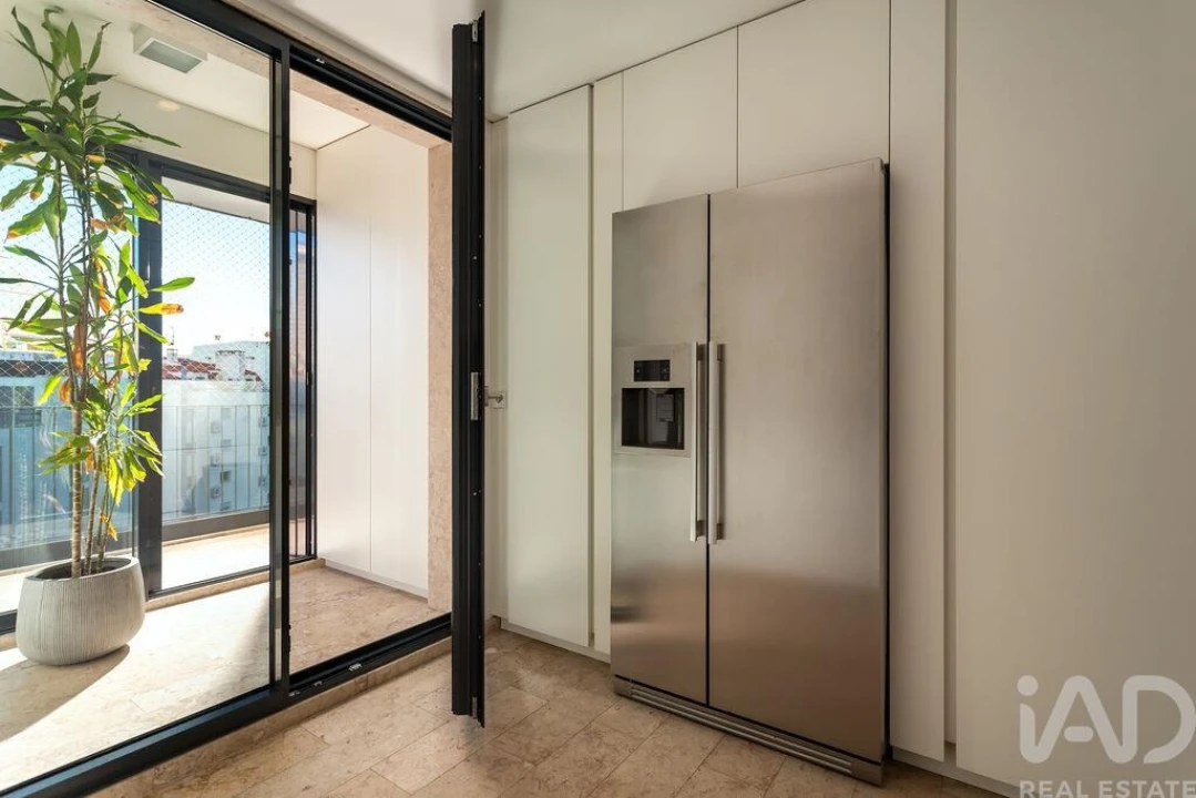 Apartamento T6 para Venda em Avenidas Novas Foto 11