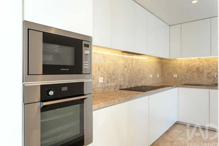 Apartamento T6 para Venda em Avenidas Novas Foto 9