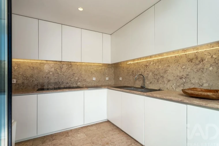 Apartamento T6 para Venda em Avenidas Novas Foto 12