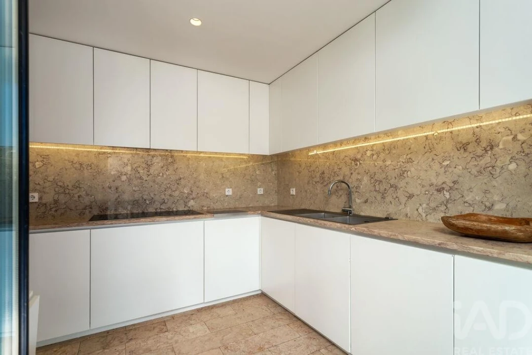 Apartamento T6 para Venda em Avenidas Novas Foto 12