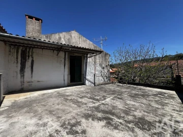 Moradia T2 para Venda em São Miguel, Santa Eufémia e Rabaçal