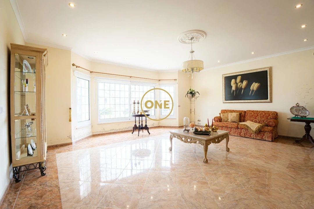 Moradia T4 para Venda em Rosto do Cão (Livramento) Foto 13