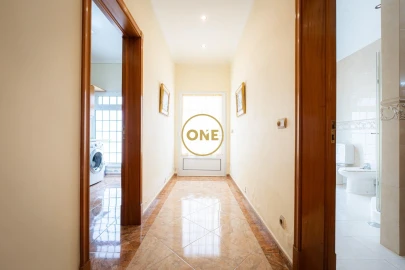 Moradia T4 para Venda em Rosto do Cão (Livramento)