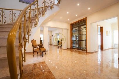 Moradia T4 para Venda em Rosto do Cão (Livramento)