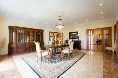 Moradia T4 para Venda em Rosto do Cão (Livramento)