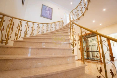 Moradia T4 para Venda em Rosto do Cão (Livramento)