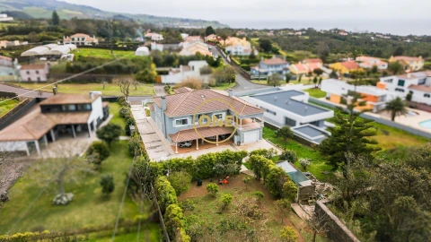 Moradia T4 para Venda em Rosto do Cão (Livramento)