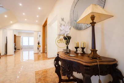 Moradia T4 para Venda em Rosto do Cão (Livramento)