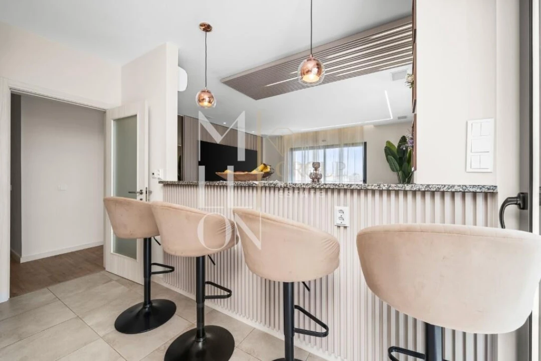 Apartamento T4 para Venda em Portimão Foto 11