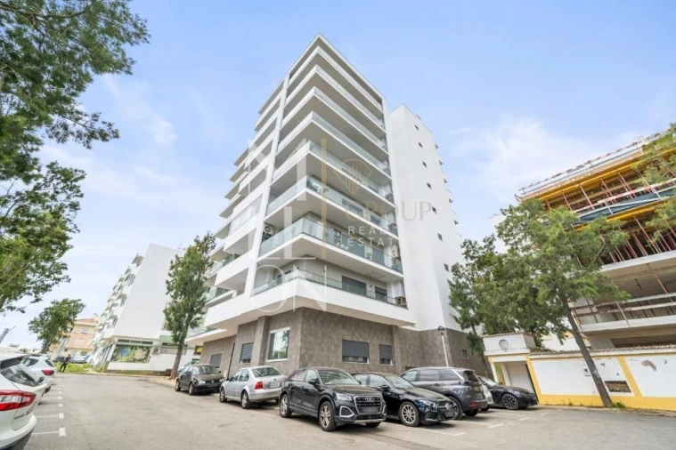 Apartamento T4 para Venda em Portimão Foto 51