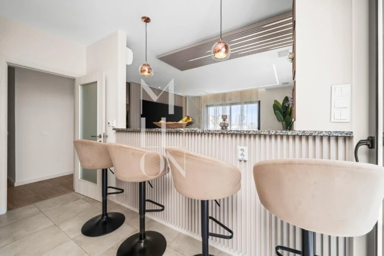 Apartamento T4 para Venda em Portimão Foto 11