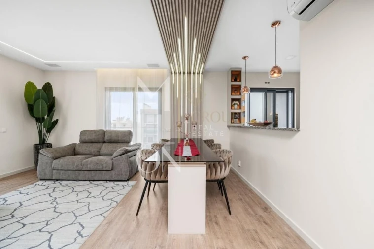 Apartamento T4 para Venda em Portimão Foto 8