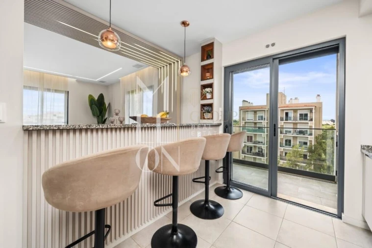Apartamento T4 para Venda em Portimão Foto 10