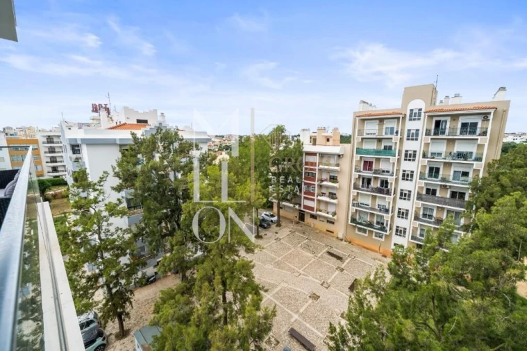 Apartamento T4 para Venda em Portimão Foto 19