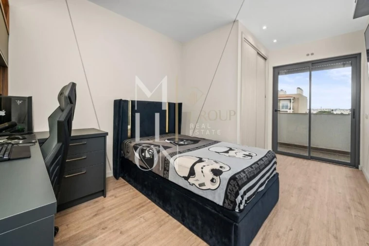 Apartamento T4 para Venda em Portimão Foto 32