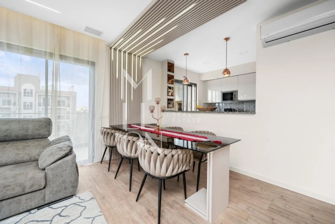Apartamento T4 para Venda em Portimão Foto 5
