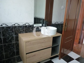 Moradia T3 para Venda em Vila Facaia